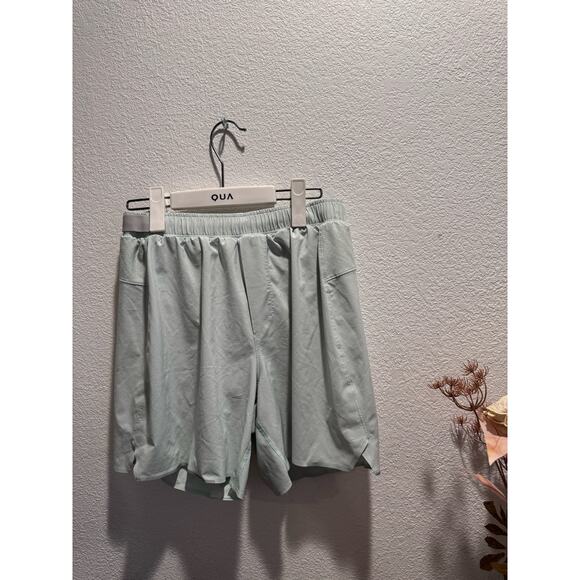 EUC Lululemon men fast and‎ free short  light green color Medium/M - Picture 1 of 4